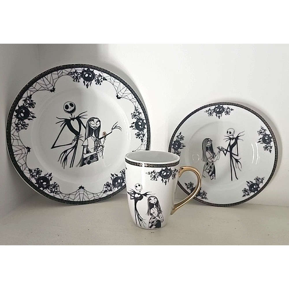 Disney Nightmare Before Christmas Jack Skellingto& Sally 12 Pieces Plates, Cups